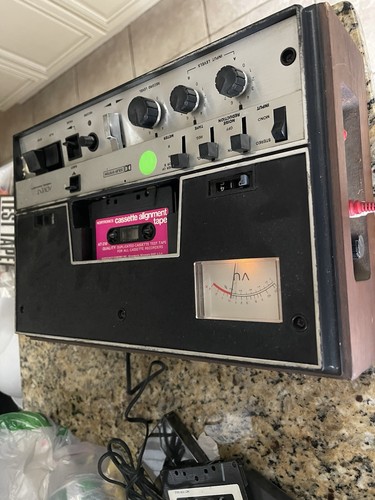 Advent 201 Cassette Deck  WORKS FINE