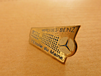 pin's pins badge. car garage Mercedes Benz l'étoile du Maine Le Mans Tab 1