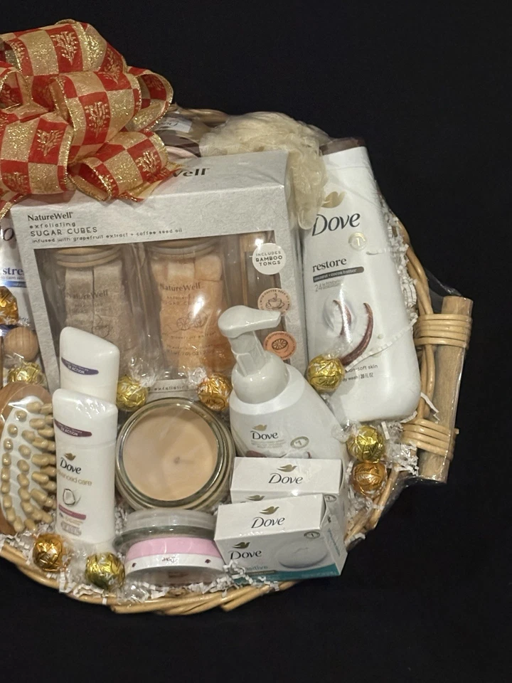 Cesta de regalo navideña Dove de lujo para mujer Foto 3 de 4