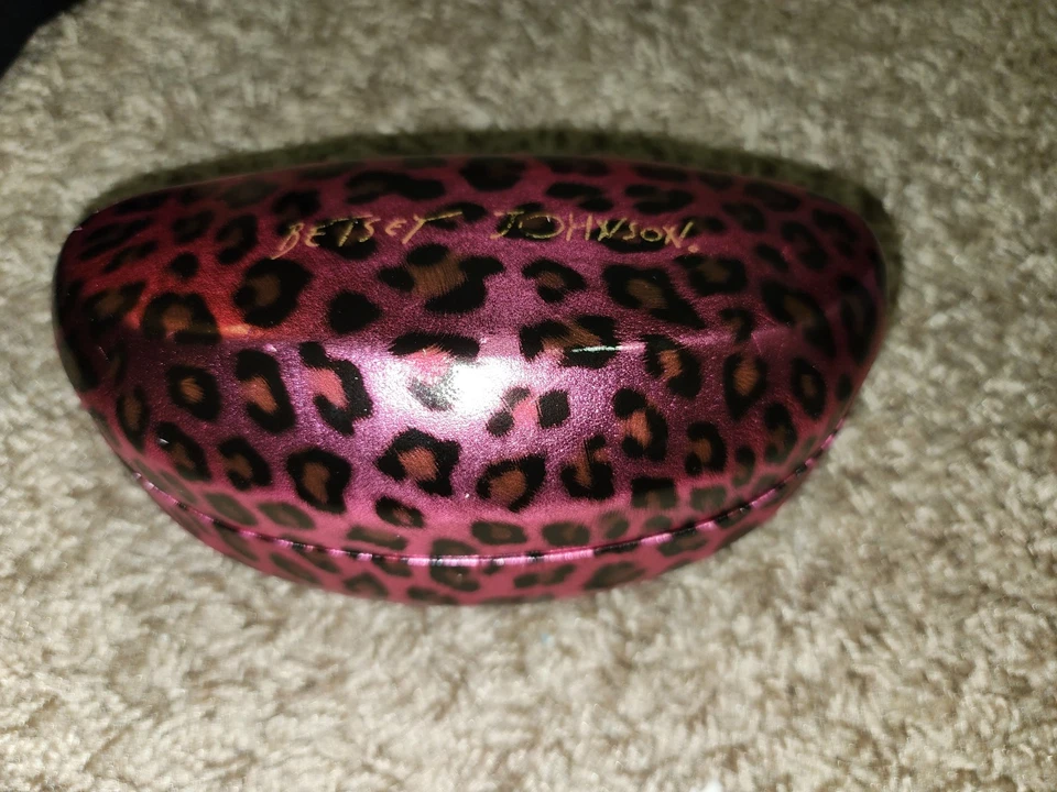 Betsey Johnson Rosa Leopardo Clamshell Gafas Estuche Rígido Soporte Duradero Retro Foto 2 de 4