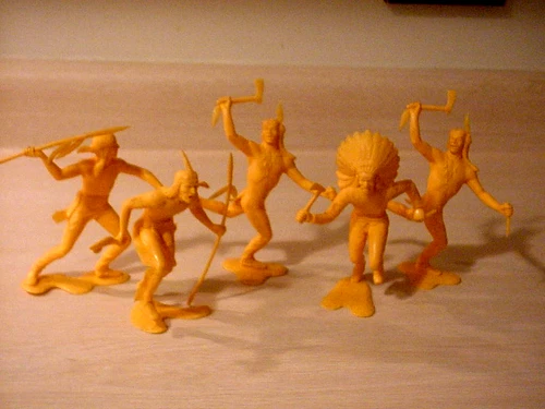 VINTAGE 5 1964 LOUIS MARX 6" NATIVE AMERICAN INDIAN PLASTIC ACTION FIGURES, FINE