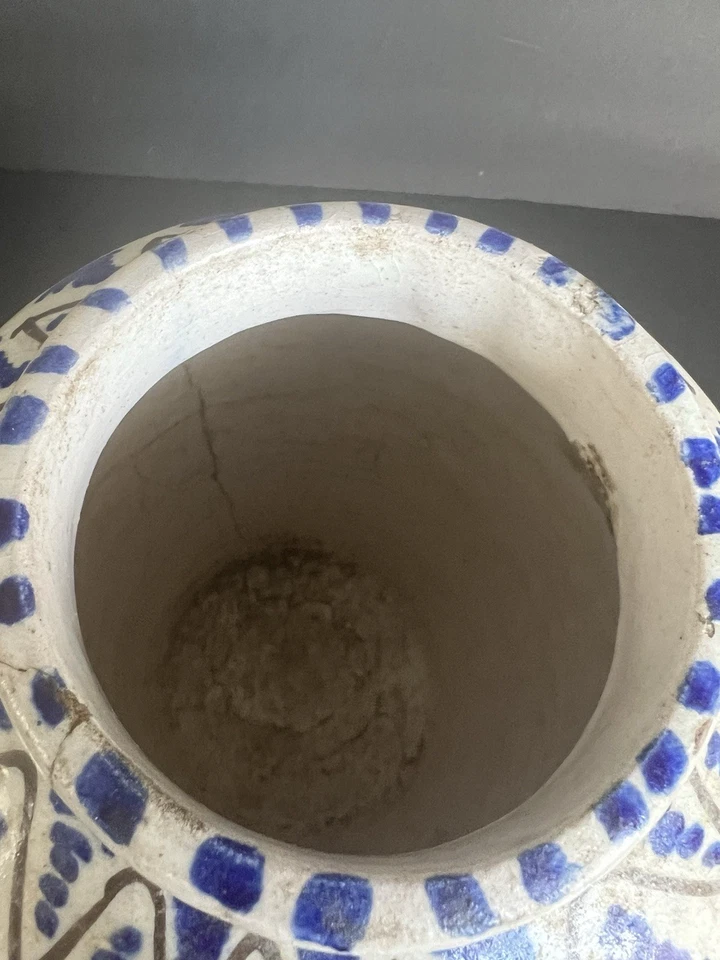 Tarro de cerámica esmaltada azul y blanco safávid persa islámico del siglo XVIII Foto 4 de 4