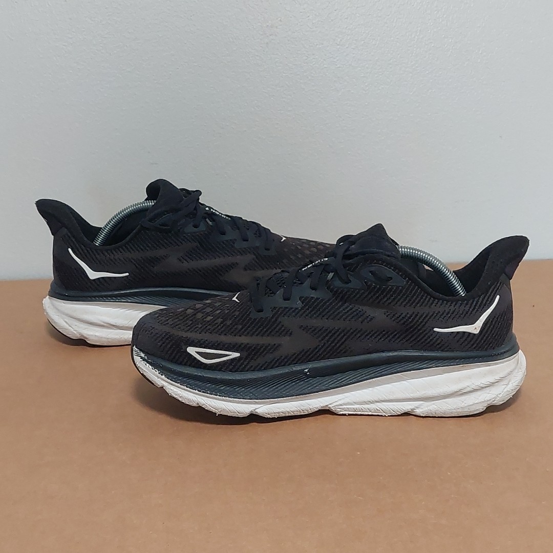 HOKA ONE ONE Clifton 9 Men’s Running Shoes Black White  SIZE 10D