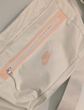Image of Nike Elemental Premium Waistpack