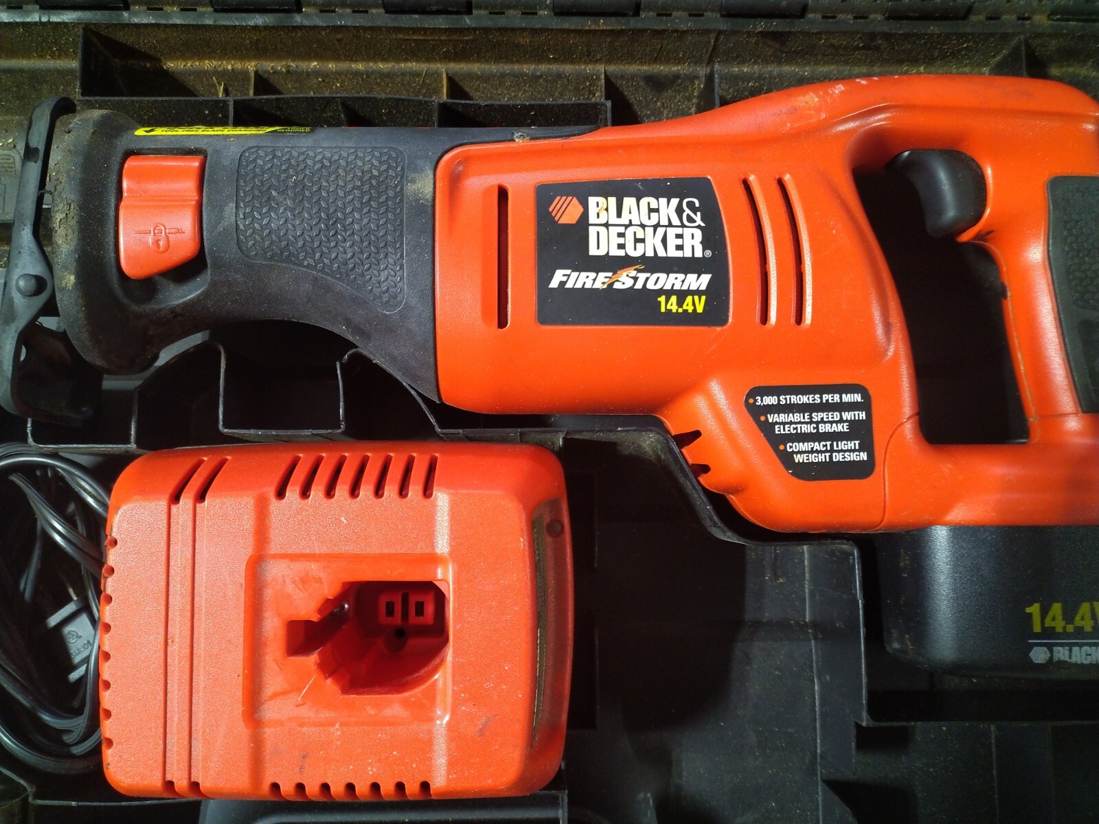 Black & Decker Firestorm Reciprocating Saw, Battery, Blade and Charger