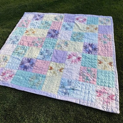 Vintage Handmade Pastel Patchwork Star Quilt Floral Applique 93x81 Lavender Pink