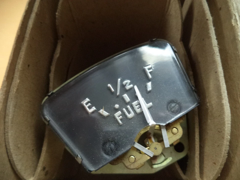 LOTE NUEVO MOPAR de medidores de panel de instrumentos 47 48 49 50 51 52 Dodge Plymouth Foto 2 de 4