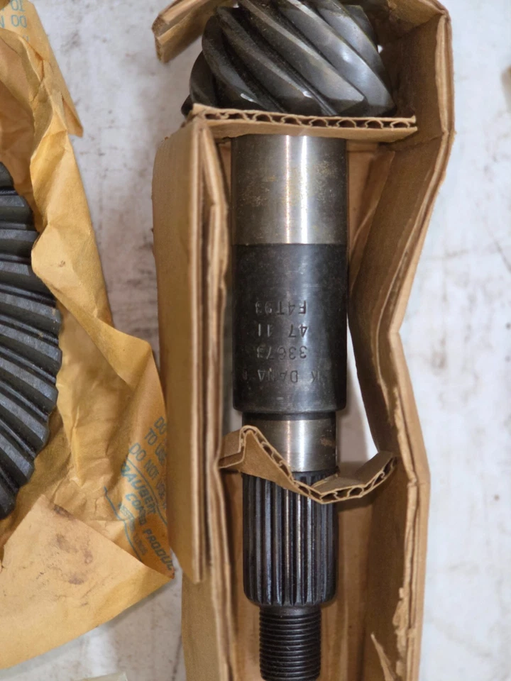 NOS DANA SPICER JEEP CJ Dana 30 4.27RING AND PINION with setup kit - Image 4 of 4