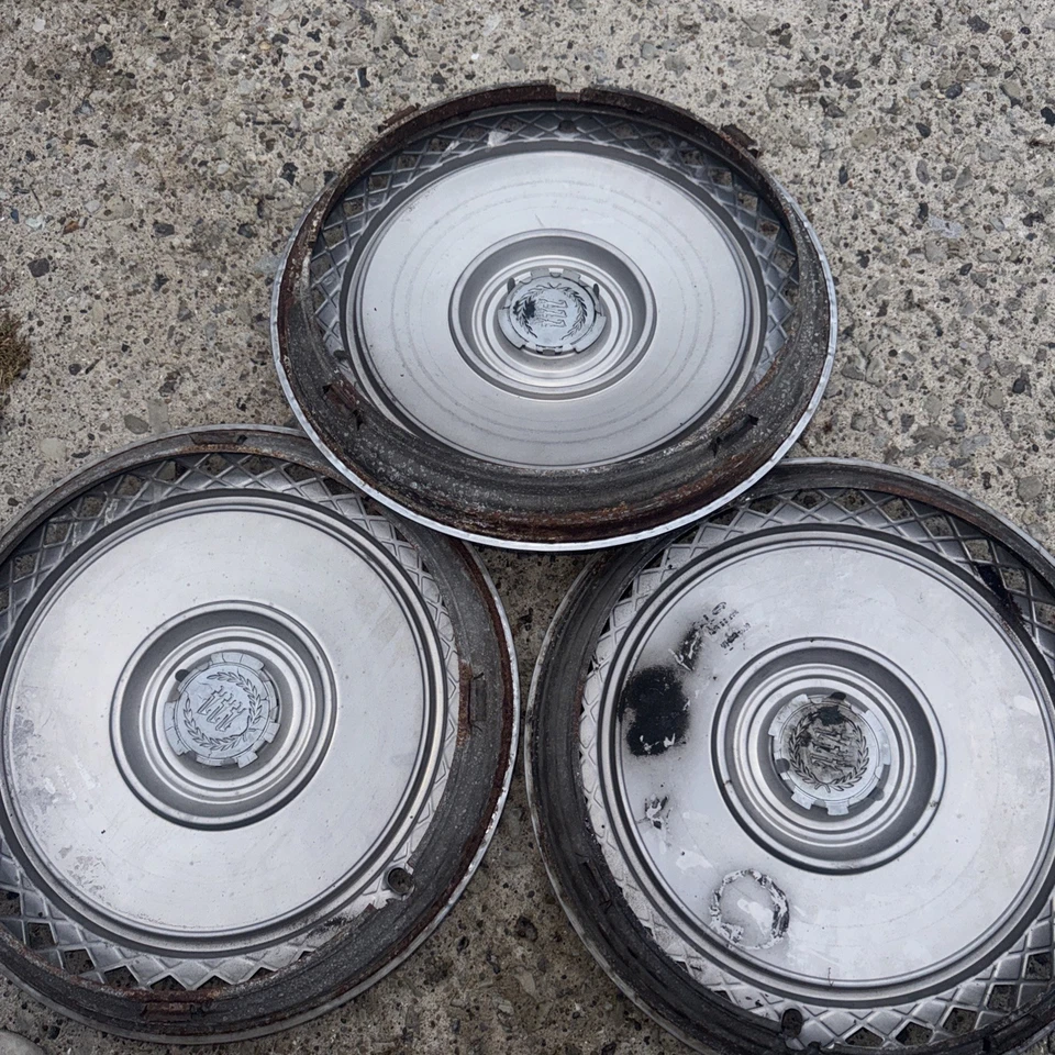 Tapacubos de 15 pulgadas Ford Galaxie Country Squire LTD 1975 a 1978 de fábrica tres Foto 4 de 4