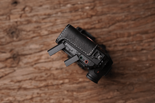 Custodia mezza fotocamera in vera pelle per Sony A7R III Mark III M3 Sony A9 - Foto 7 di 32