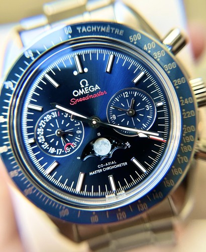 OMEGA Speedmaster Moonphase Sunburst 