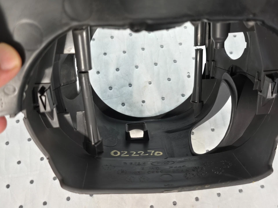 2006 2007 FORD TAURUS STEERING COLUMN UPPER & LOWER COVER OEM. - Image 3 of 4