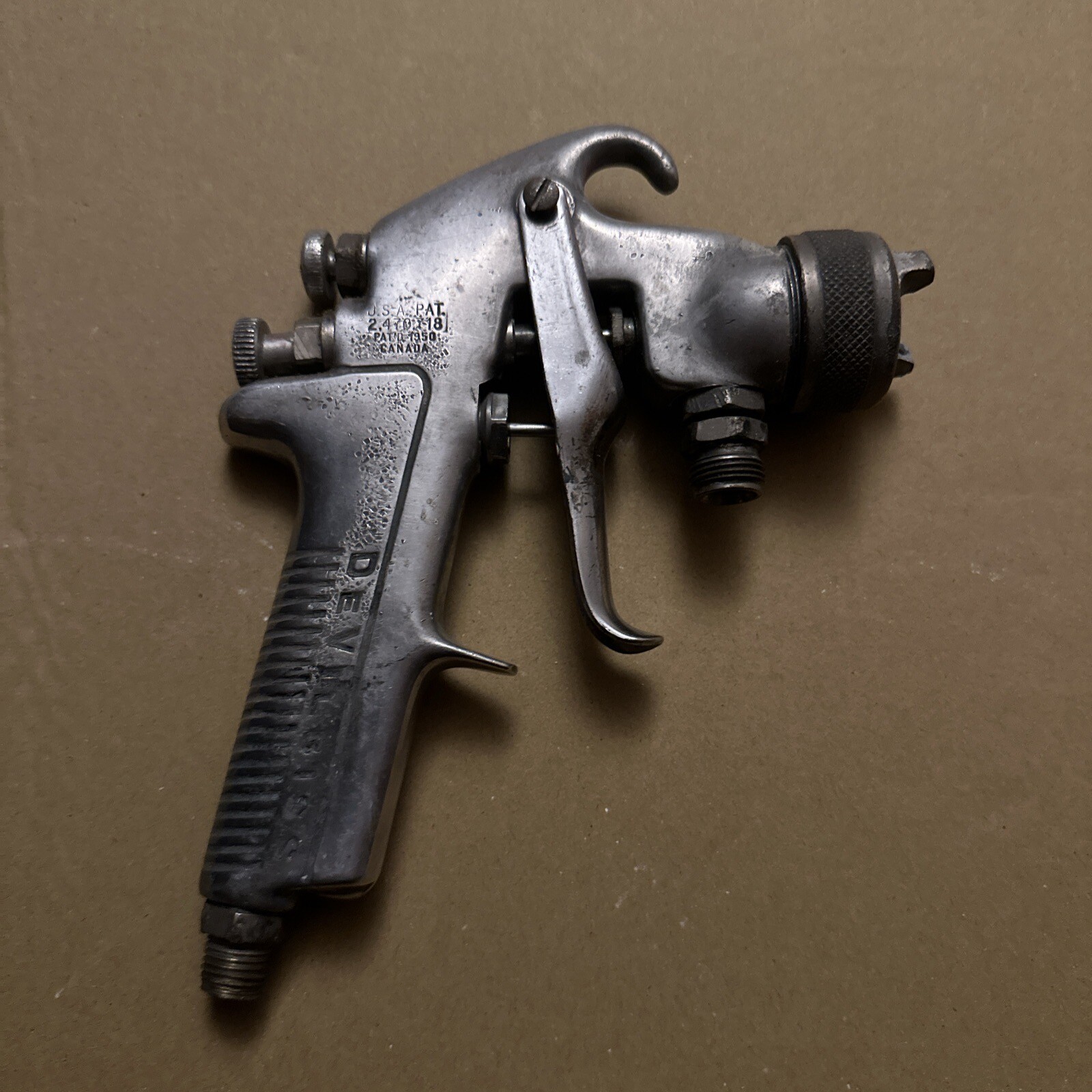 DeVilbiss Jga502 JGA502 JGA 502 Siphon Spray Paint Gun and 30 Cap TGC