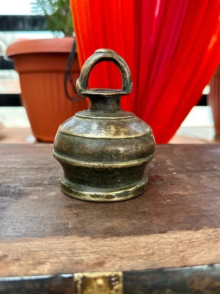 Campana de curación tibetana de meditación de forma rara forjada a mano de bronce antigua 1700 Foto 2 de 4