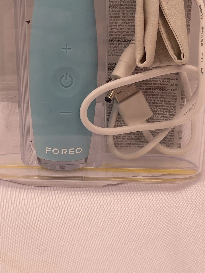 Cepillo de dientes eléctrico regular recargable FOREO ISSA - Como nuevo *NUEVO* Foto 2 de 3