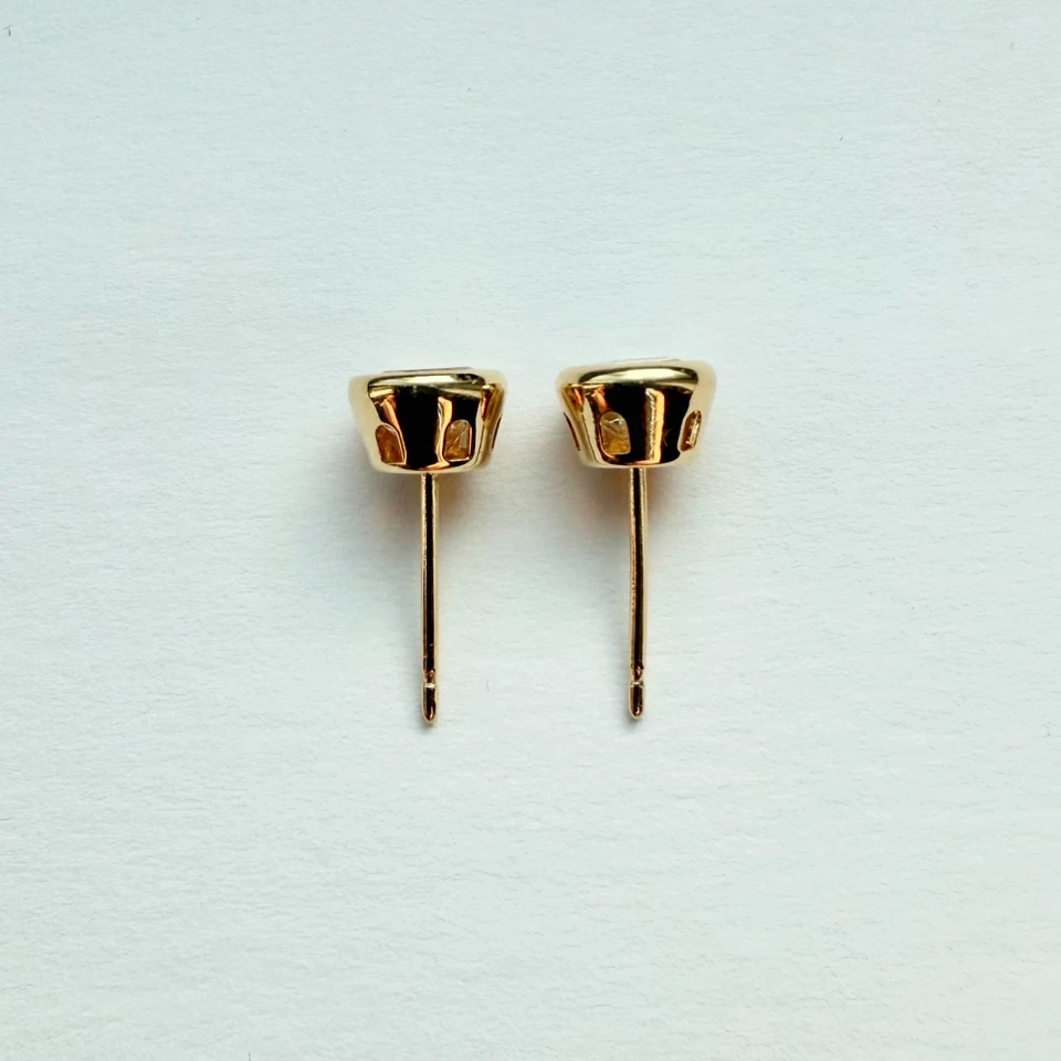 Aretes Diamonique de circonitas cúbicas de oro amarillo de 14K DQ CZ ~ 0,9 gramos 🔥 Foto 2 de 4
