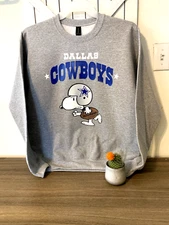 Dallas Cowboys Vintage Snoopy Sweatshirt Size: S-3XL