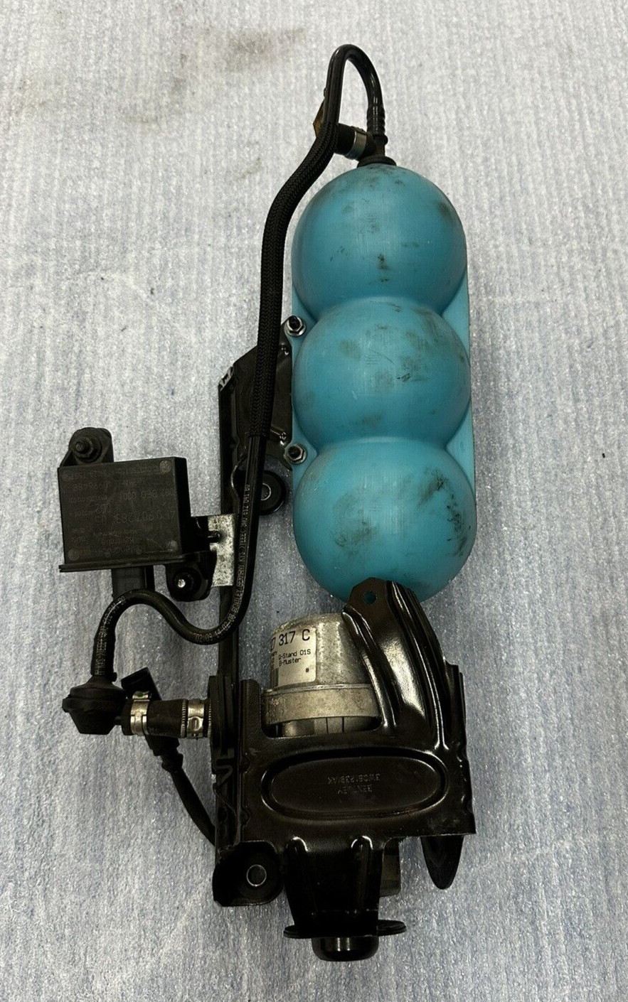 03-12 Bentley Continental GT GTC Brake Booster Vacuum Pump w/ Reservoir OEM