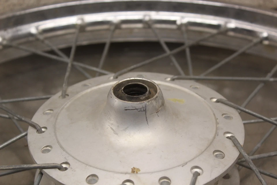 1971 Suzuki TS185 Sierra FRONT WHEEL RIM 1.40X19 (ROW 1) Foto 3 de 4