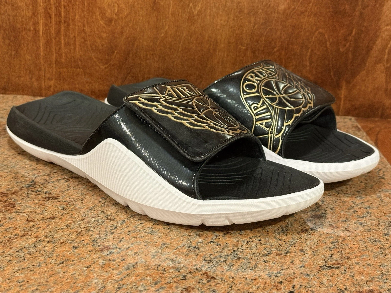 DS Nike Air Jordan Hydro 7 nero oro metallizzato bianco AA2517 021 uomo taglia USA 13