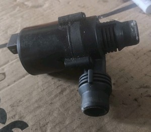 BMW 530 5ER E38 E39 E46 DOHC 1995-2002 WASSERZIRKULATIONSPUMPE 8381989