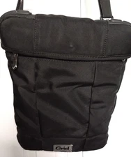 Black Targus GRID Vertical Laptop Shoulder Strap Case Bag