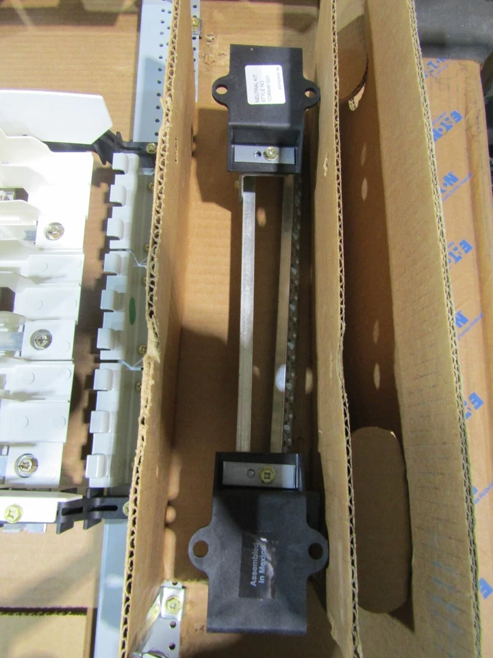 💥NEW EATON 100 AMP MAIN LUG PANELBOARD INTERIOR 480Y/277 VAC 3 PHASE 18 CIRCUIT - Image 3 of 4