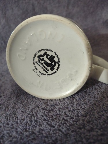 Vintage June Sobel Texas Urban Armadillo Coffee Mug Cup Kilncraft England - Picture 5 of 5