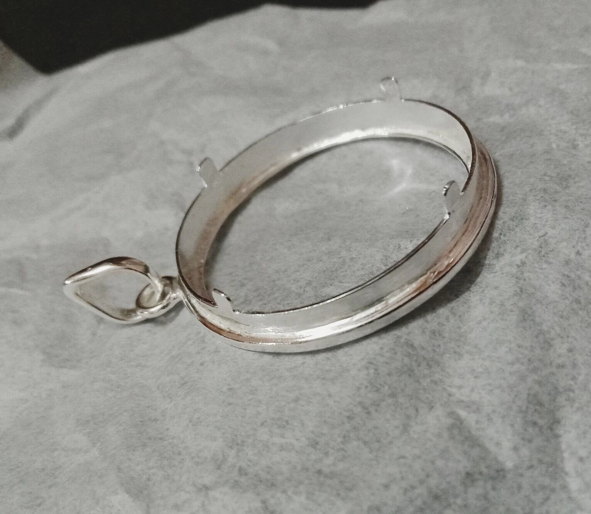 Silver bezel sale