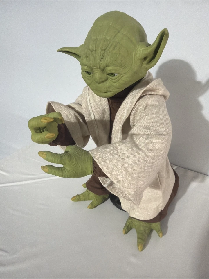 "Figura interactiva parlante Star Wars Legendary Jedi Master Yoda 16"" Spin LEER Foto 4 de 4