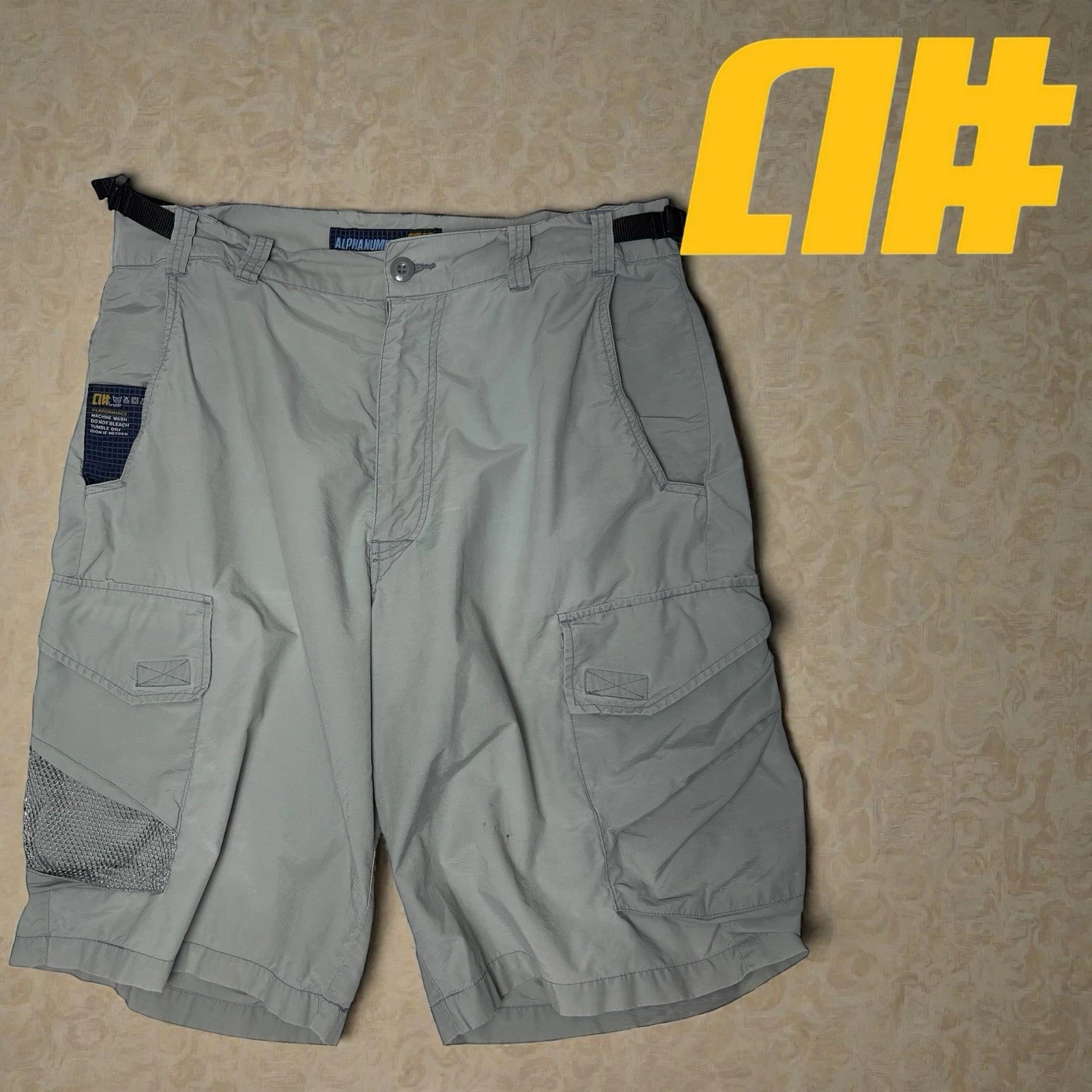 Alphanumeric hiking shorts vintage Men’s XL skateboard snowboard