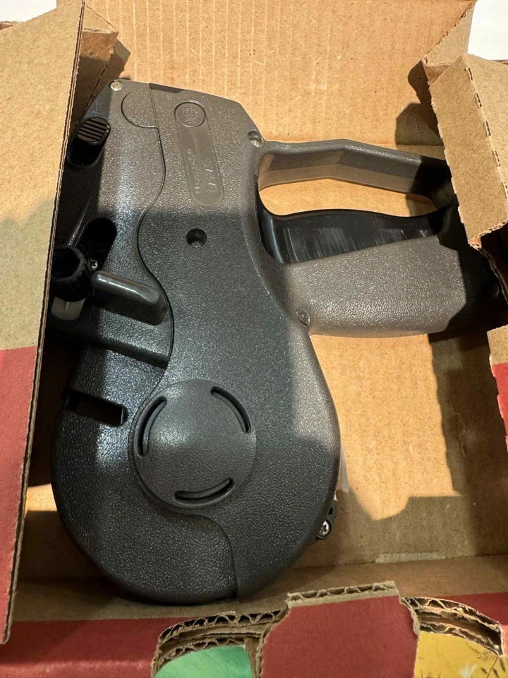 Etiquetadora Avery Dennison Monarch serie 1130 ¡Apenas usada!!! Funciona muy bien Foto 2 de 2