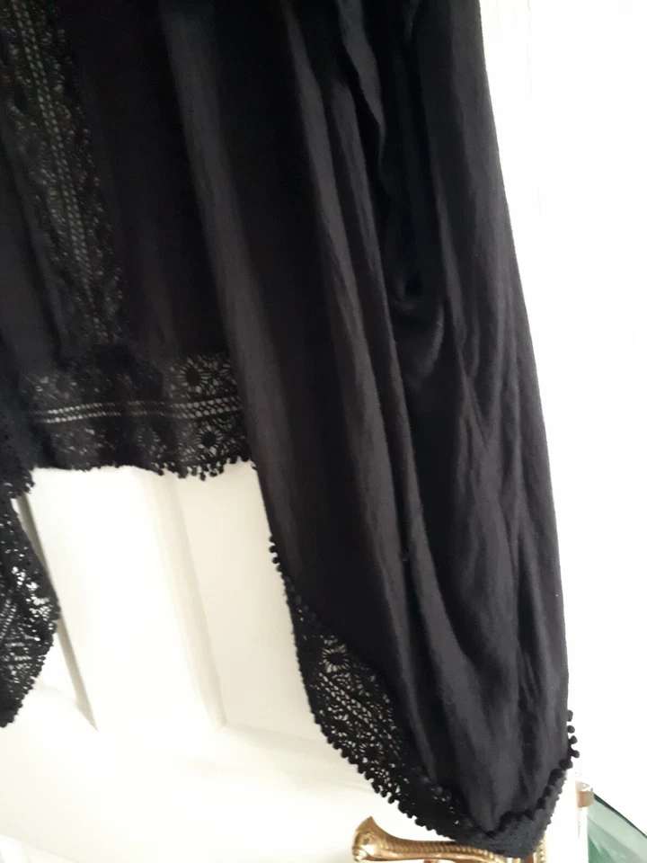 Lovely Crotched Wrap Size 16 Black  fab condition  - Image 4 of 4