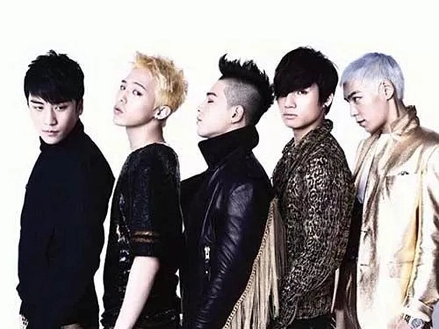 BIGBANG CD 4枚 デビュー 韓国版 빅뱅 k-pop BIGBANG [TONIGHT VOL.4] 4th Mini Album CD+Photo Book K-POP