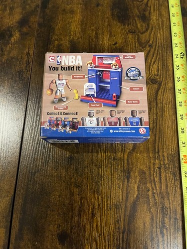The Bridge Direct NBA Locker Room (Starter) Set: Blake Griffin Basketball - Picture 3 of 4
