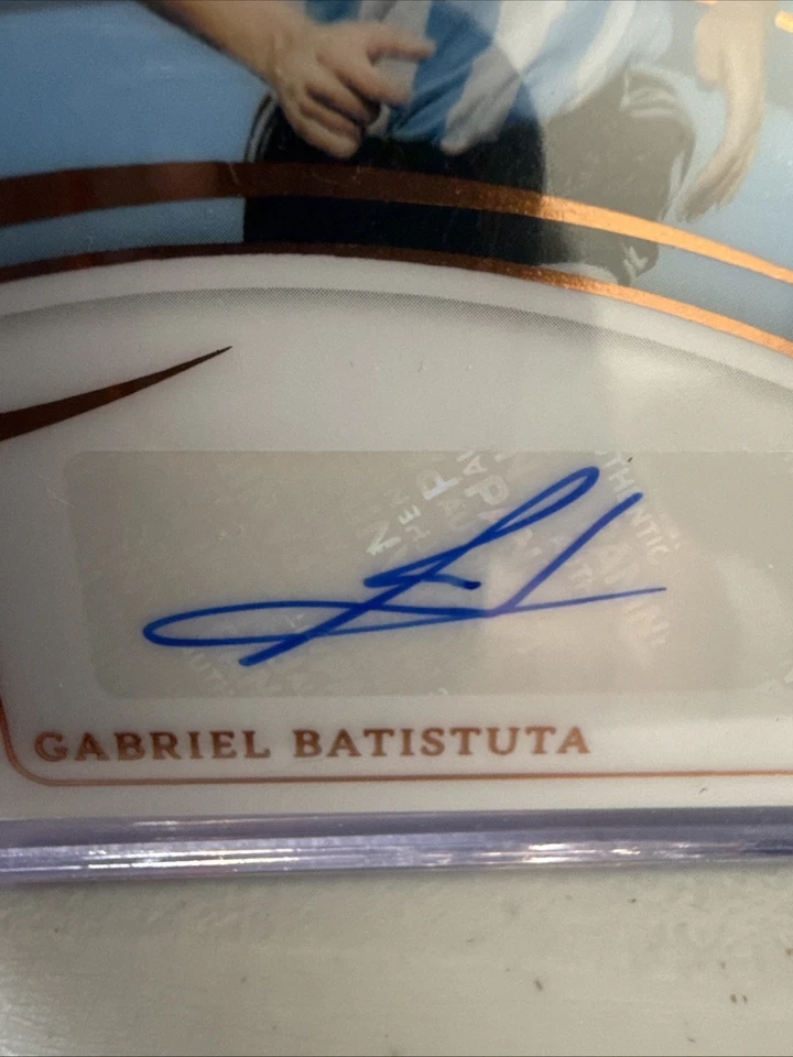 Коллекционная карточка 2024/25 Panini Immaculate с автографом #IA-GB 27/49. Аргентина - Изображение 4 из 4