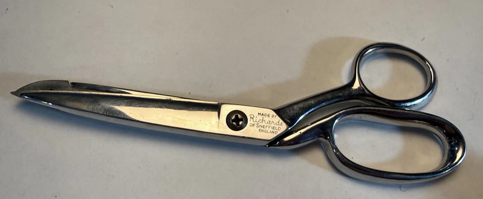 "Tijera de sastre vintage Richards of Sheffield Rustless Century cromada 7,5""" Foto 3 de 4
