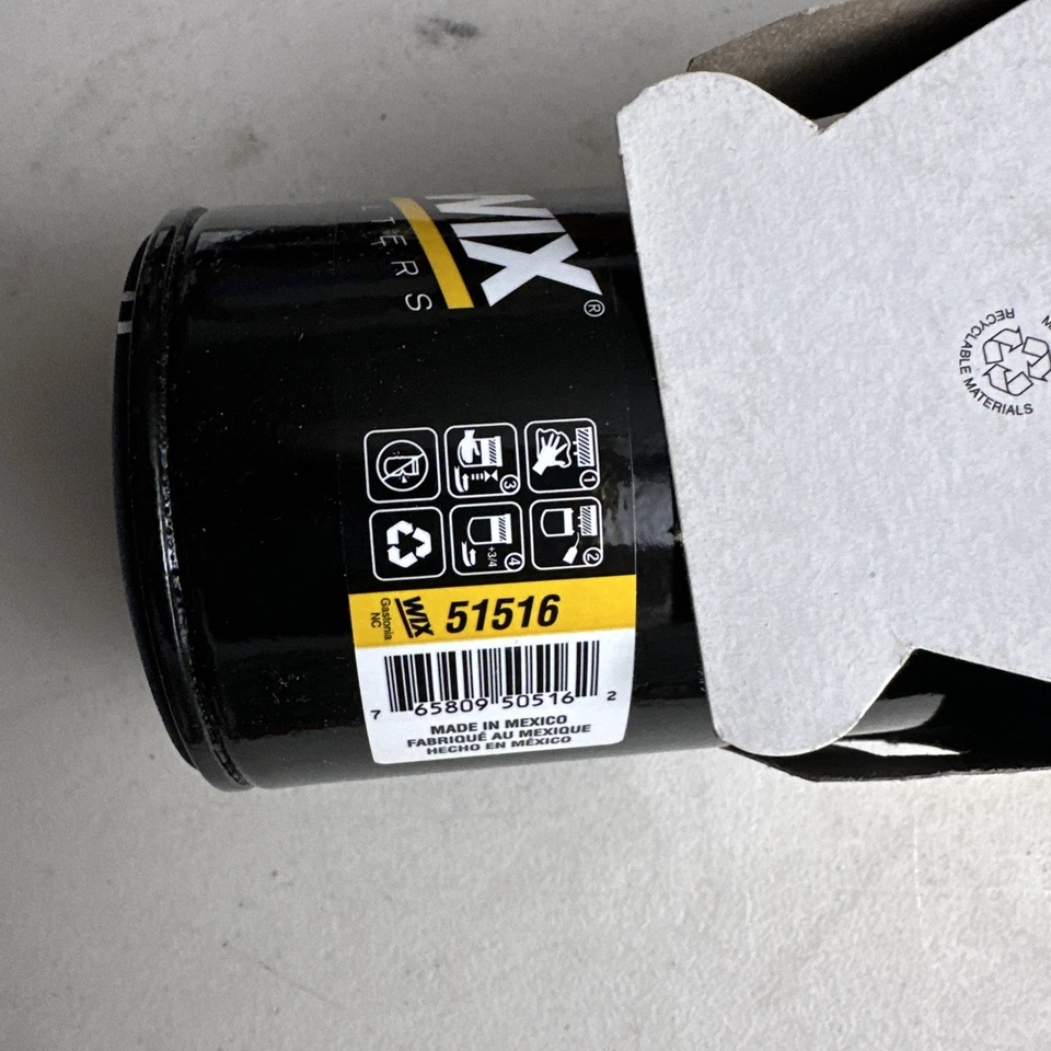 Filtro de aceite Wix 51516 para Ford Mazda Chrysler Dodge Jeep  Foto 2 de 2