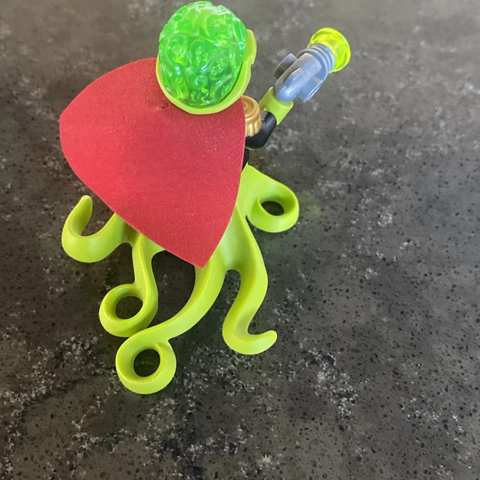 LEGO Space Alien Conquest Commander Minifigure ac011 from Set 7065 - Image 3 of 4