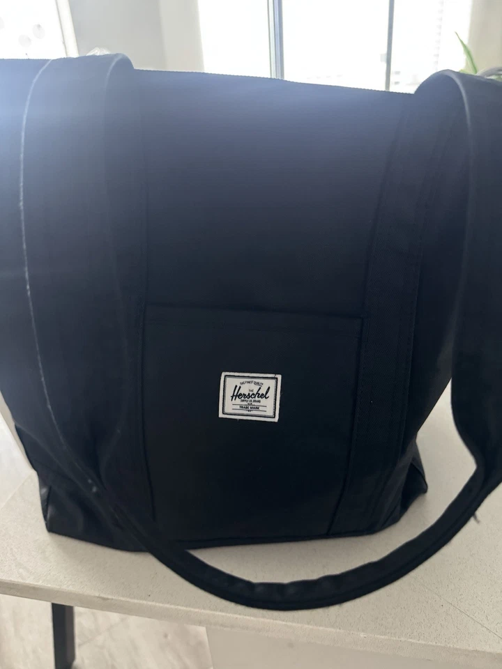 Herschel Supply Co. 托特包拉链单肩包可携带全黑色衬里 — 第 4/4 张图片