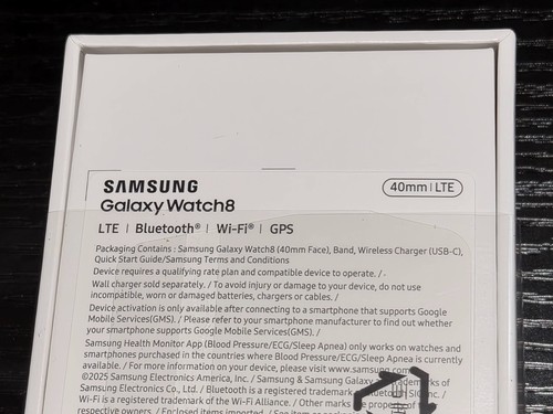 Samsung Galaxy Watch 8 Watch8 40 mm Bluetooth + LTE avec petit bracelet tissu noir NEUF - Photo 3 sur 4