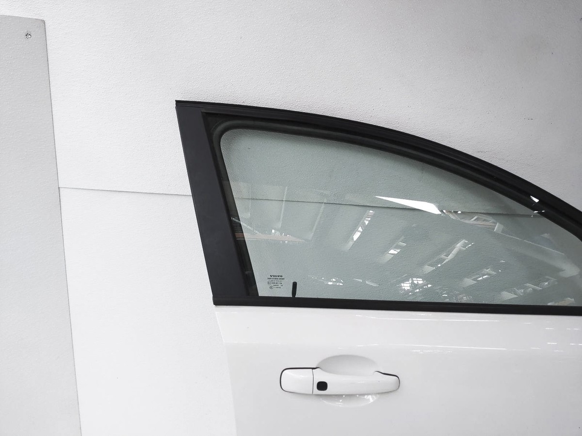 Porte Avant Droit D'occasion Pour Volvo S40 Phase 2 - Réf. 31335444, Couleur Grise, Avec Vitre Et Levage électrique