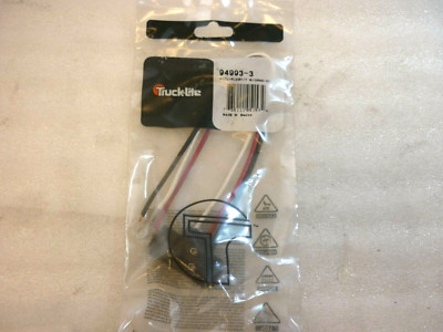 Truck-Lite Stop/Turn/Tail Plug, pn 94993-3