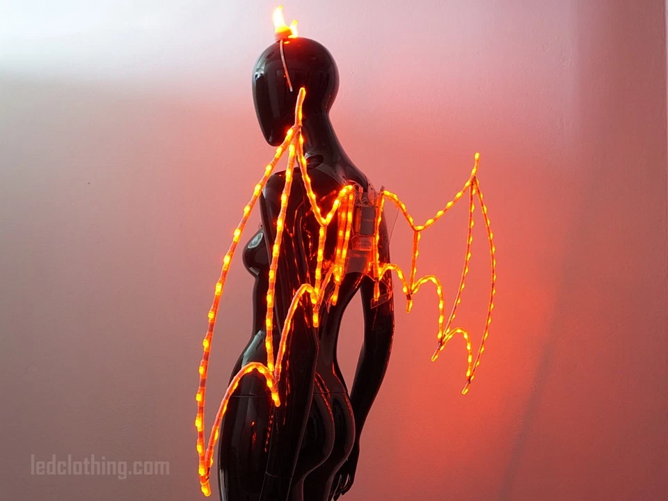 Wings of devil | Demon Wings | Ilumina alas de murciélago para traje de Halloween Foto 4 de 4