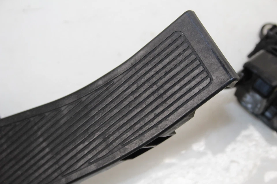 Pedal acelerador Acura RLX 2014-2020 OEM DK91 Foto 2 de 4