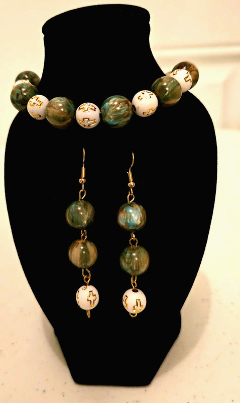 8" 1/2 Bracelet cross beads and Multiple Color- 2'' Earring Set w/ Gold Clasp