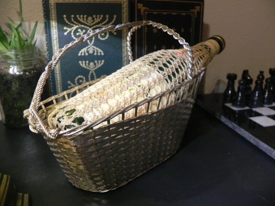 Vintage William Adams Wine Bottle Holder - France - Old Macrame Deco Wine Bottle - Image 2 of 4