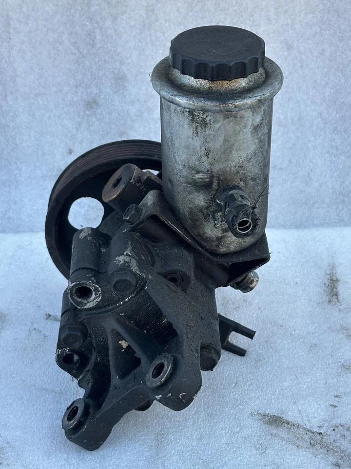 Bomba de dirección asistida Lexus LS400 1997 hasta 6/97 44320-50020 Foto 3 de 4