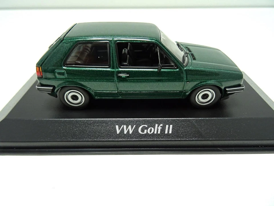 Volkswagen VW Golf 2 Modellino Auto! Di Maxichamps 1:43 Grigio Metallico - Immagine 2 di 4