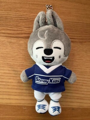 バンザイ　マグネットキーリング　ウルフチャン　stray kids ウルフチャン 10cmぬいぐるみ マグネットキーホルダー バンザイ